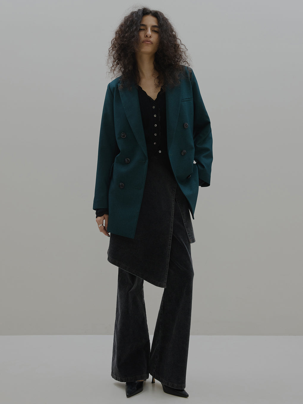 UND PIN TUCK LACE LIKE KNIT TOP