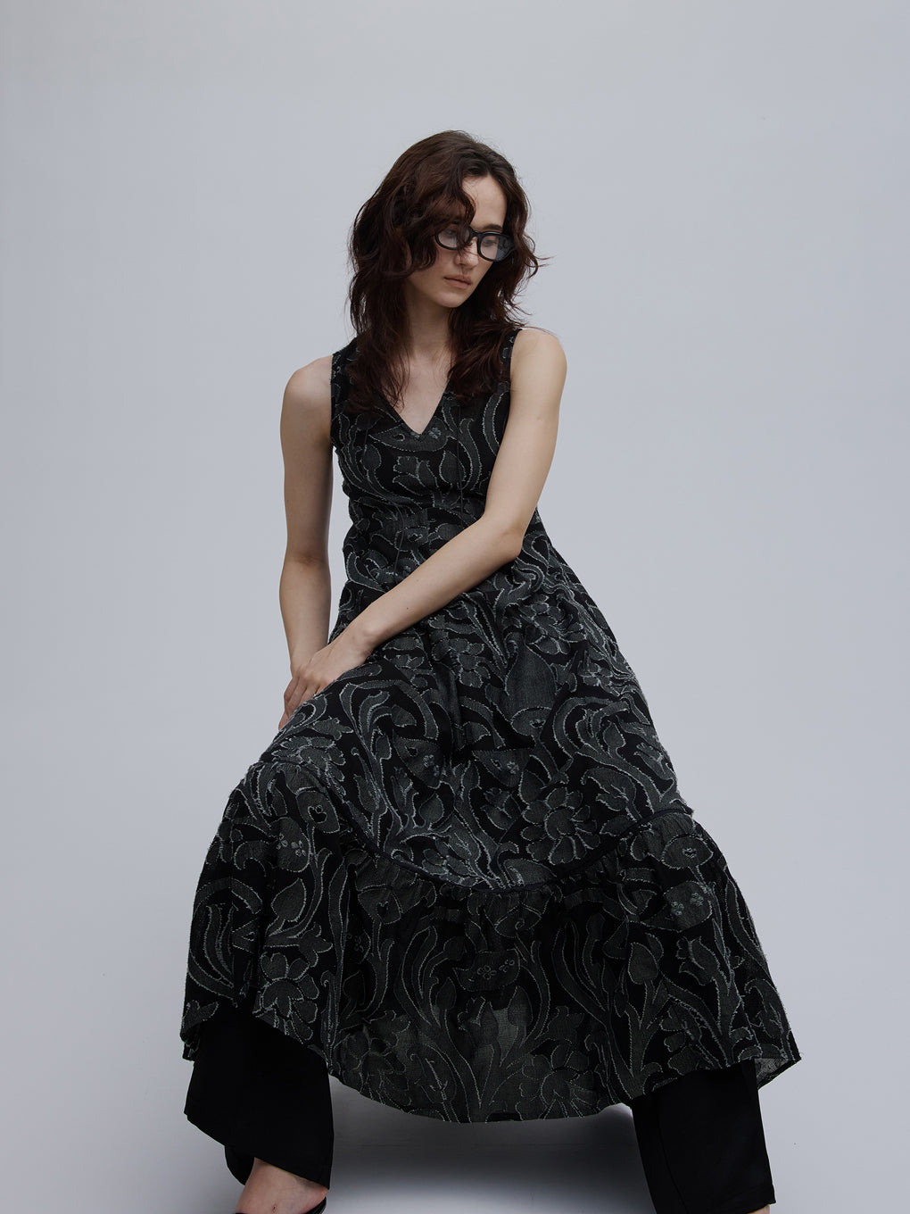 MEDI KITTY V NECK DRESS