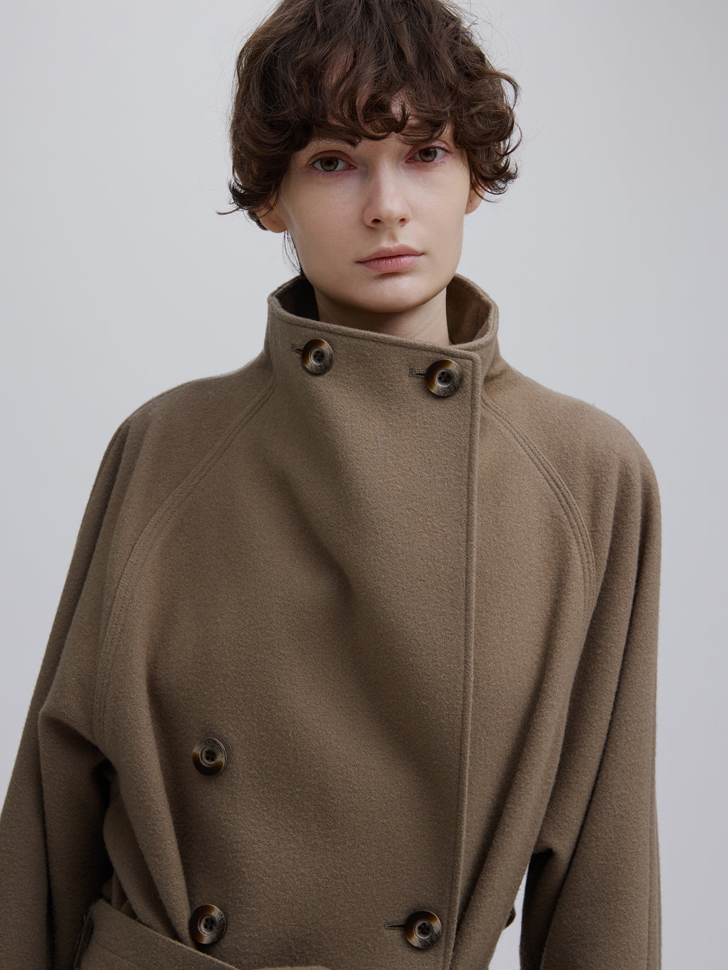 UND WOOL ASYMMETRY STAND COLLAR COAT