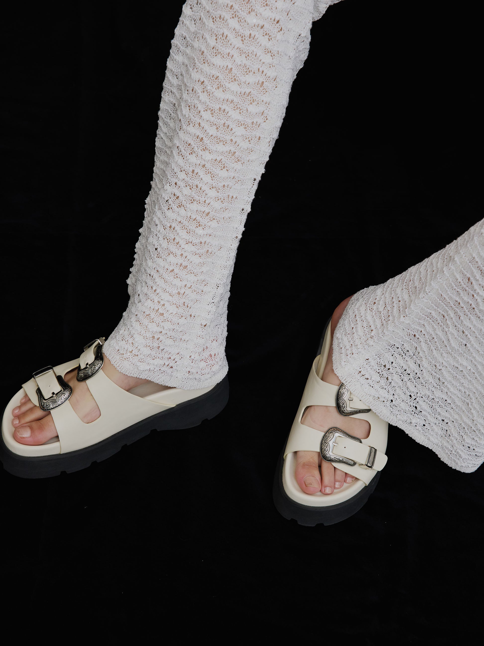 MEDI WESTERN BUCKLE SANDALS