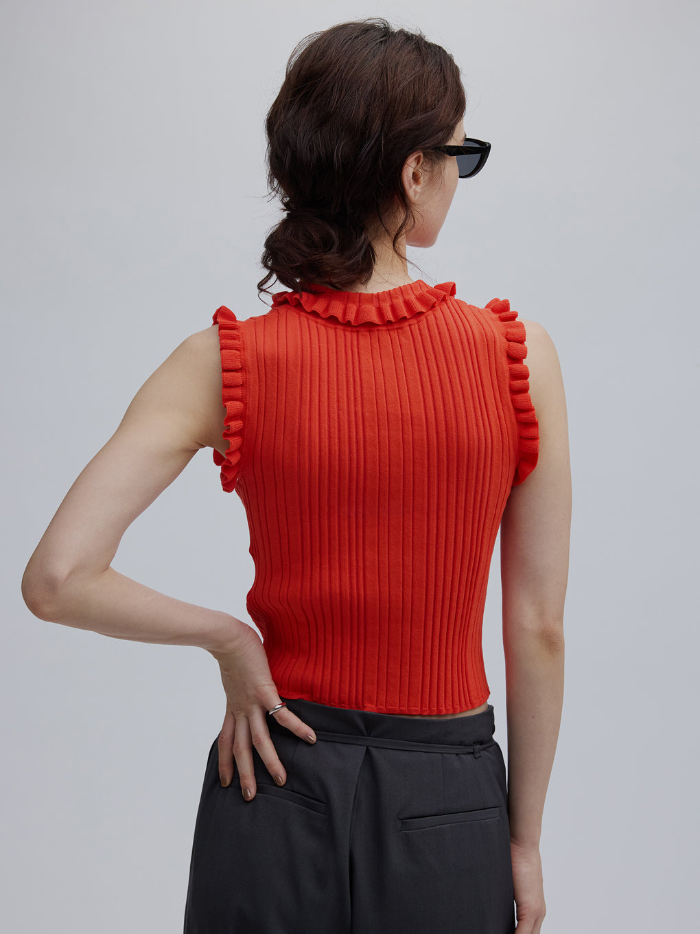COMPACT FRILL COLLAR KNIT