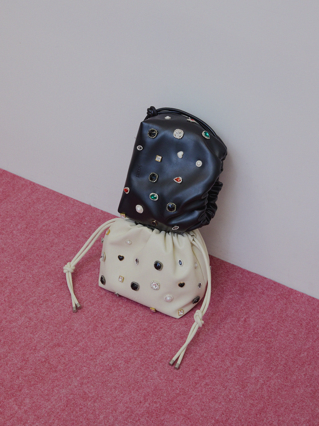 UND BIJOU DRAWSTRING BAG