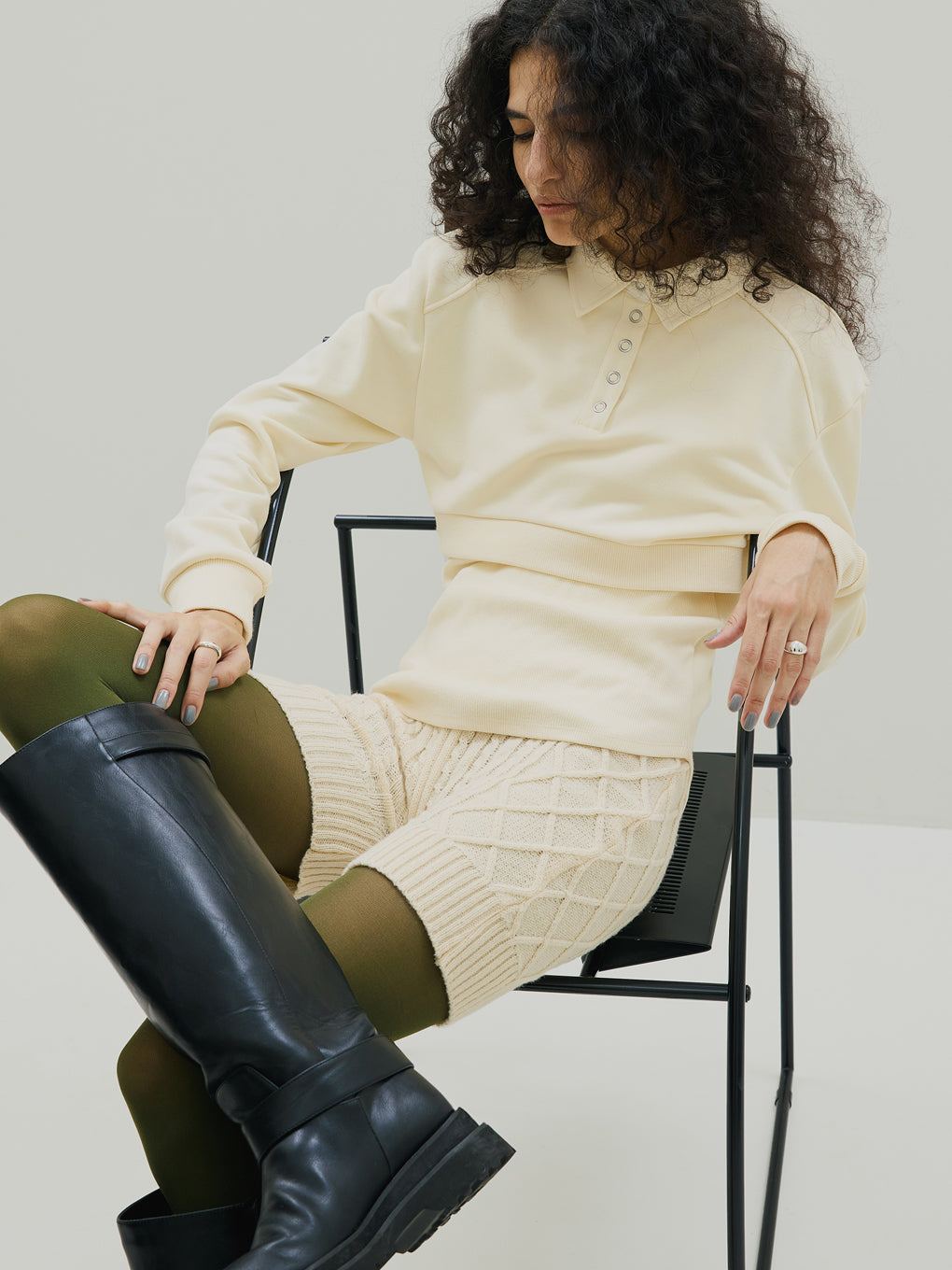 UND BOX SHOULDER CUT TOP