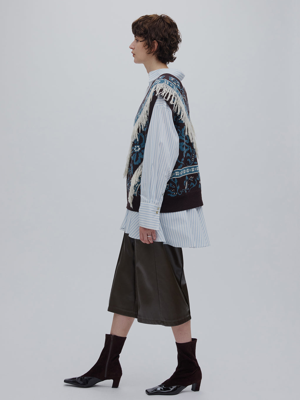 2WAY FLOWER PATTERN FRINGE KNIT VEST