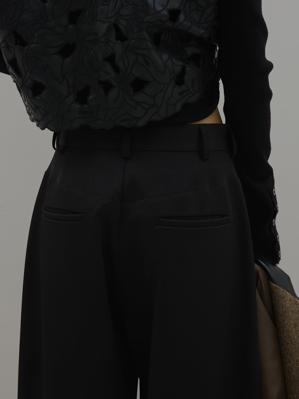 UND TUCK BONTAN PANTS