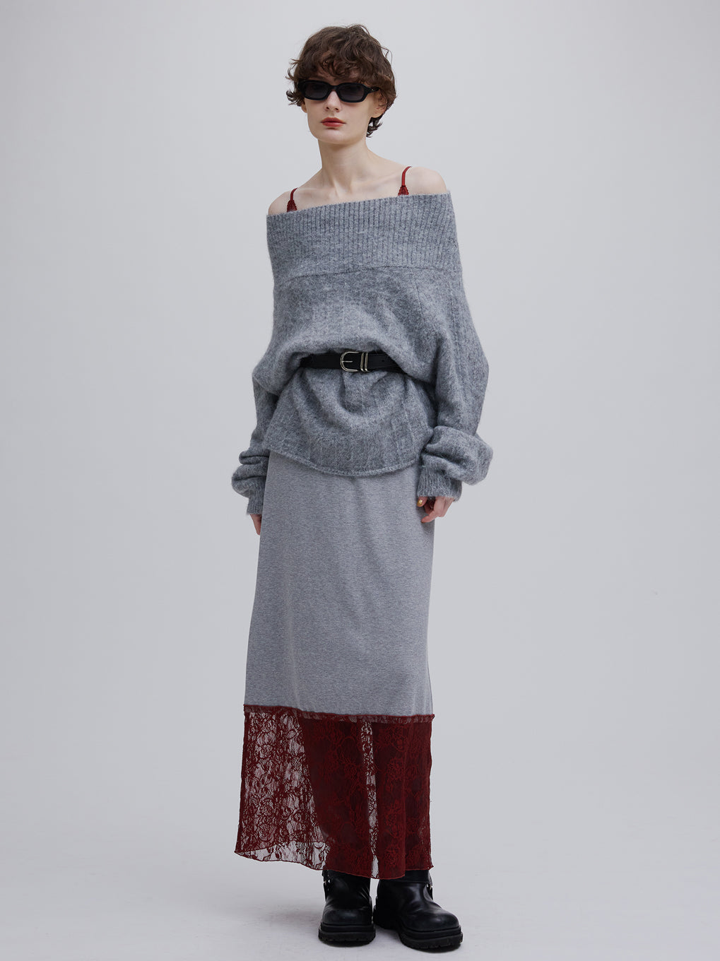 UND FUZZY CABLE OFF SHOULDER KNIT