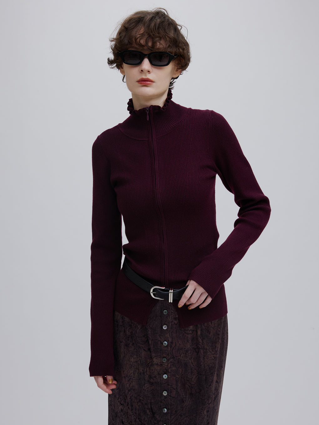 UND 2WAY FRILL NECK ZIP KNIT TOP