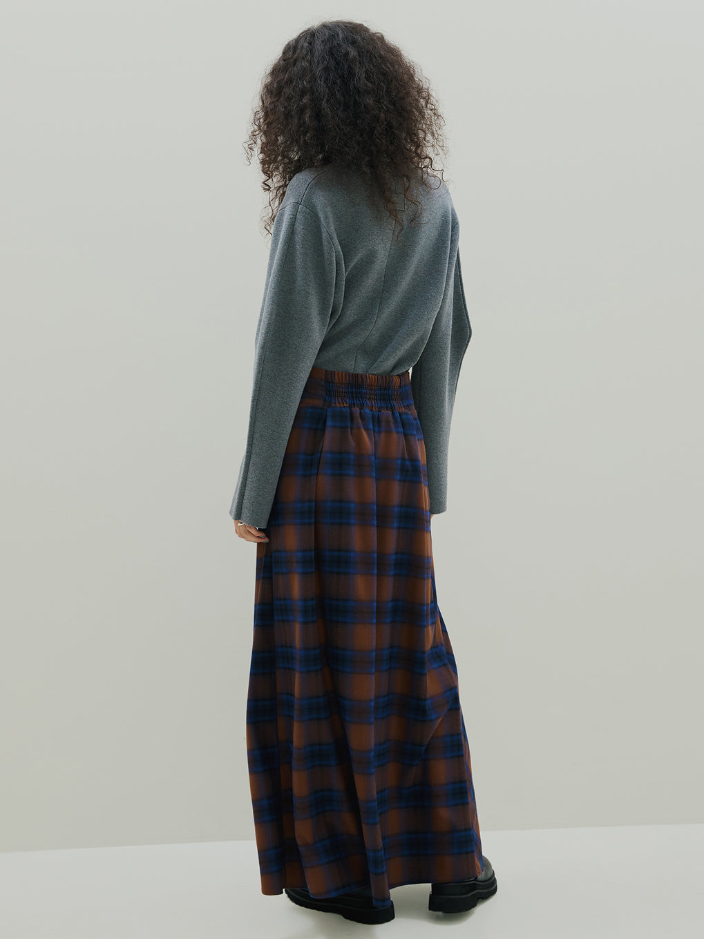 UND DRAPE CHECK SKIRT