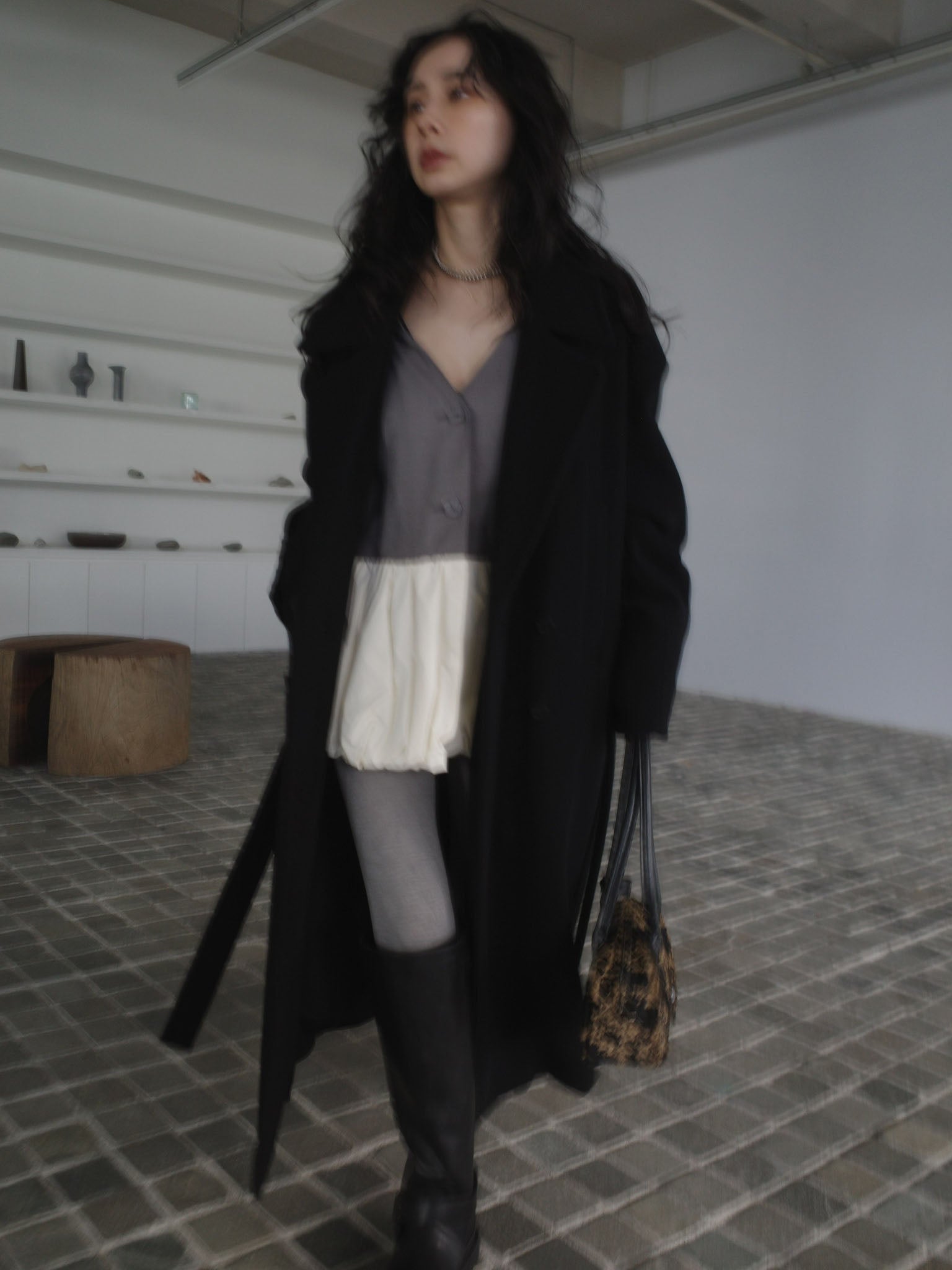 WIDE SHOULDER WOOL CHESTER COAT