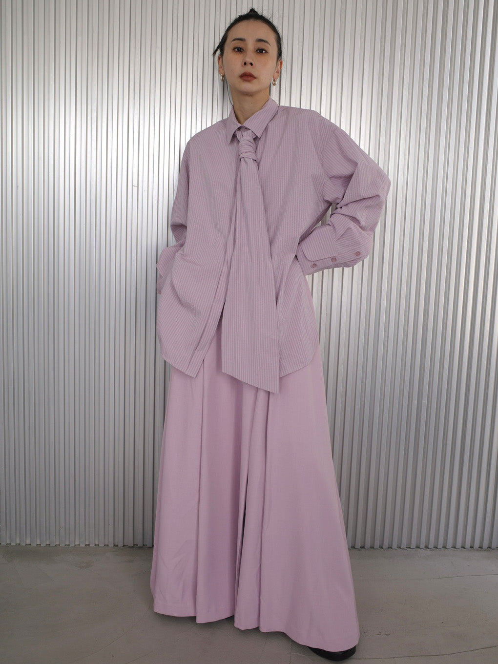 UND UNEVENNESS TIE BLOUSE