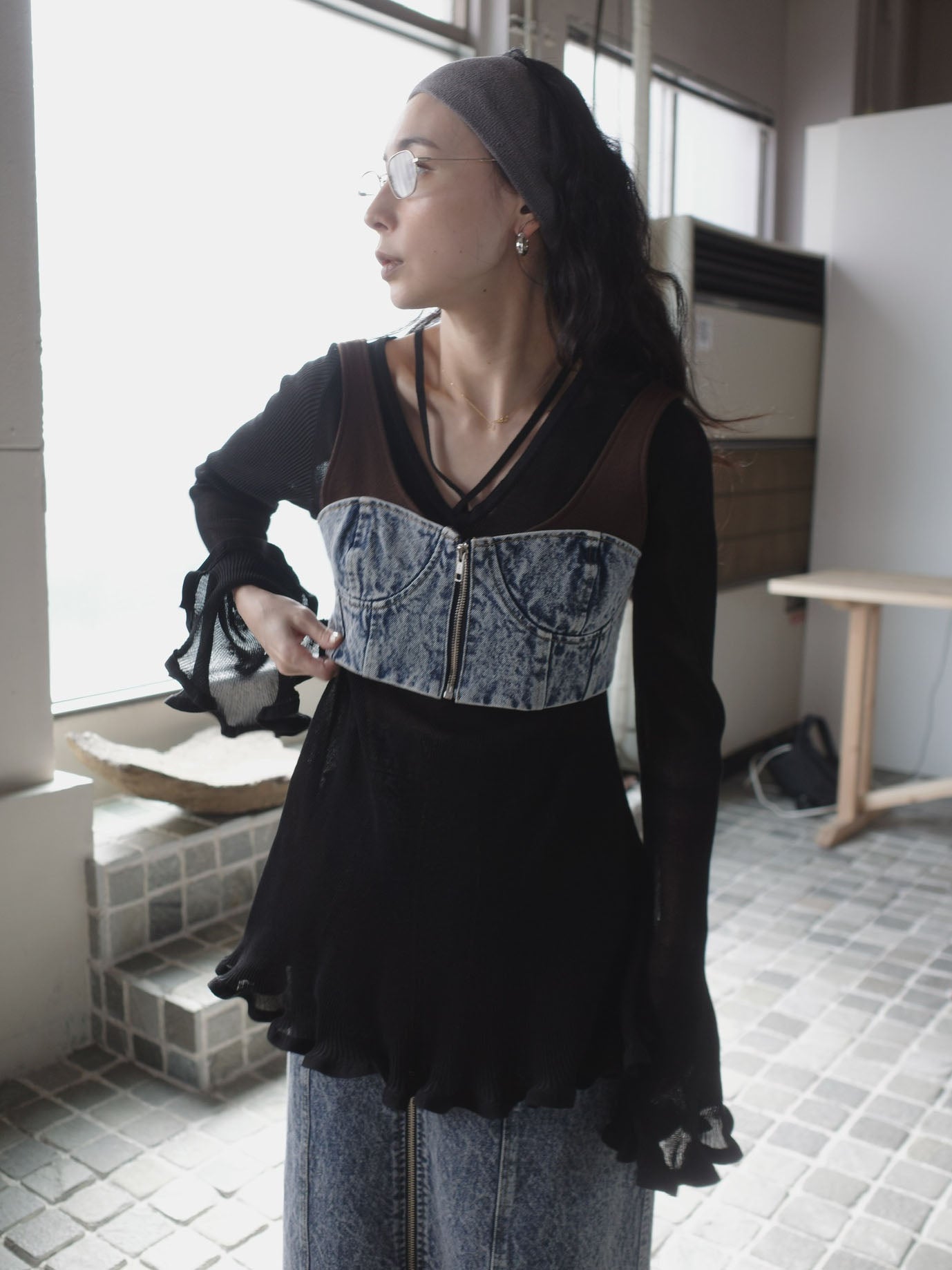 SHEER FRILL V NECK KNIT TOP