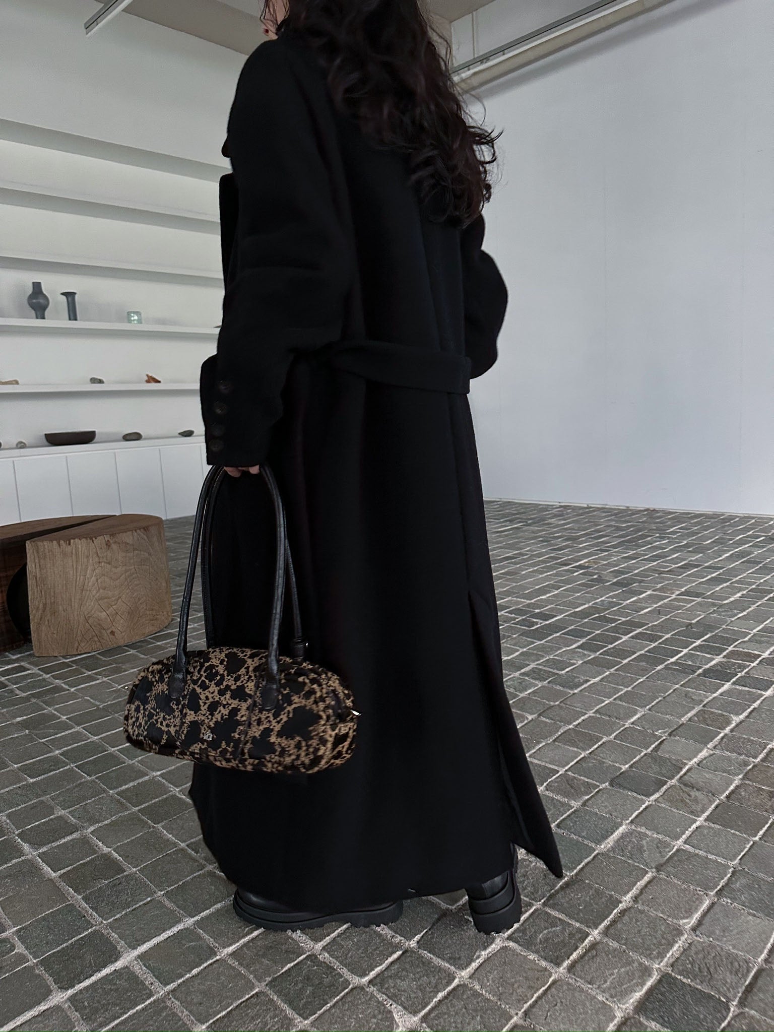 WIDE SHOULDER WOOL CHESTER COAT