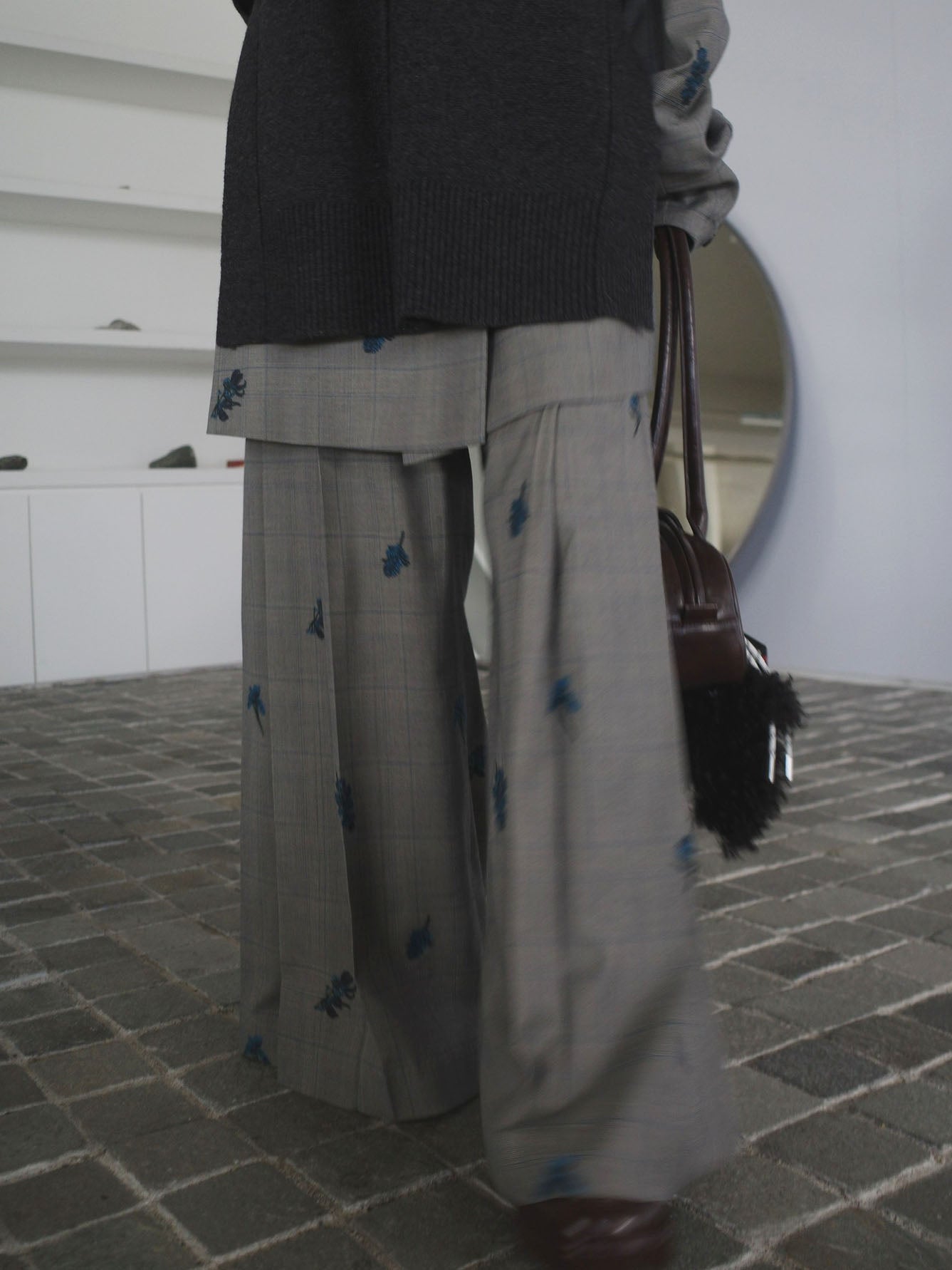 CHECK FLOWER PLEATS PANTS