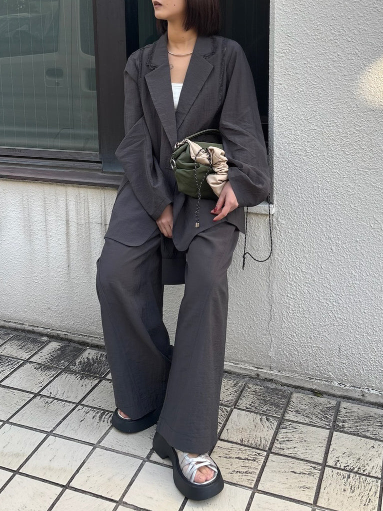 MEDI SLEEVE BELT TUCK PANTS