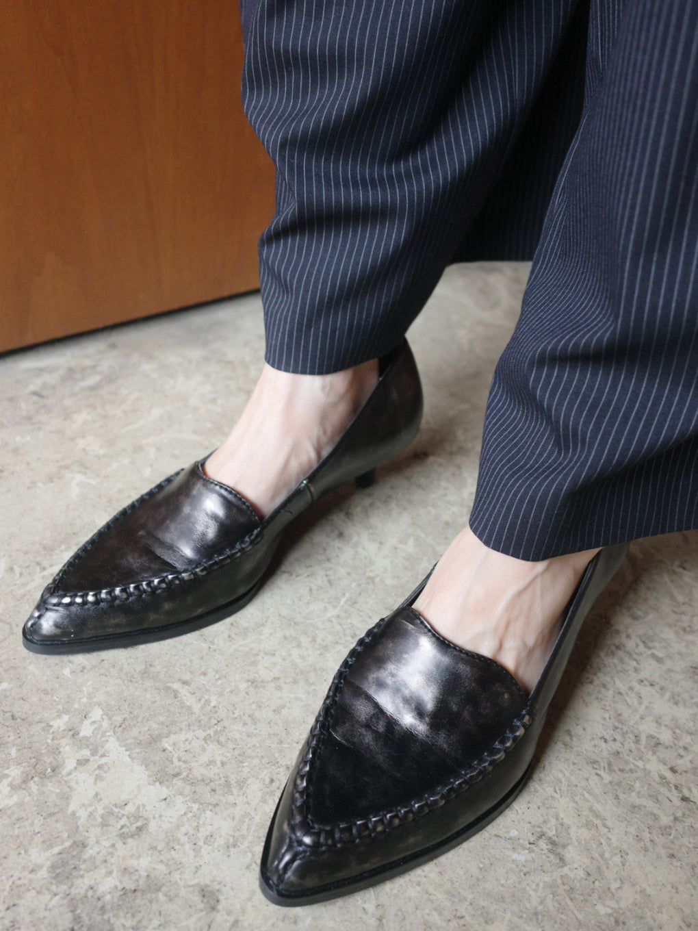 UND BLANKET STITCH LOAFER PUMPS