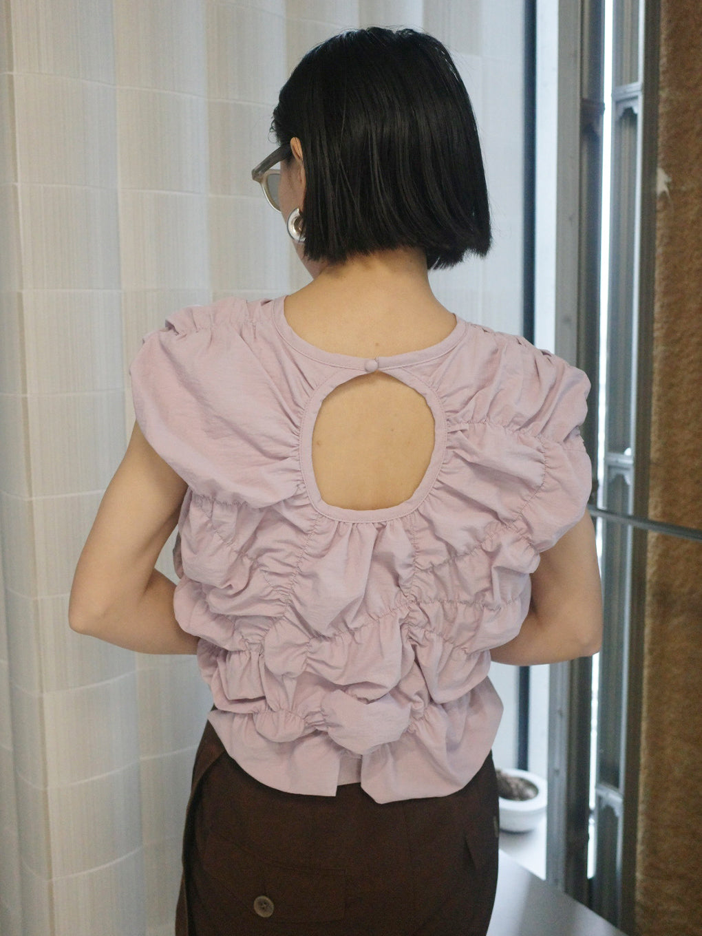 BUMPY GATHER BACK OPEN TOP