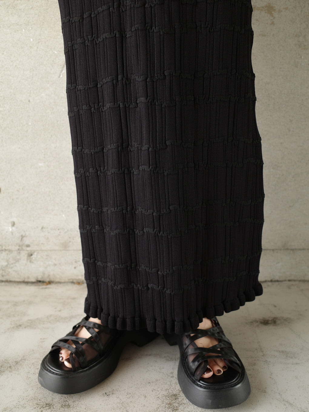 MEDI 2WAY WAVY FRILL KNIT DRESS