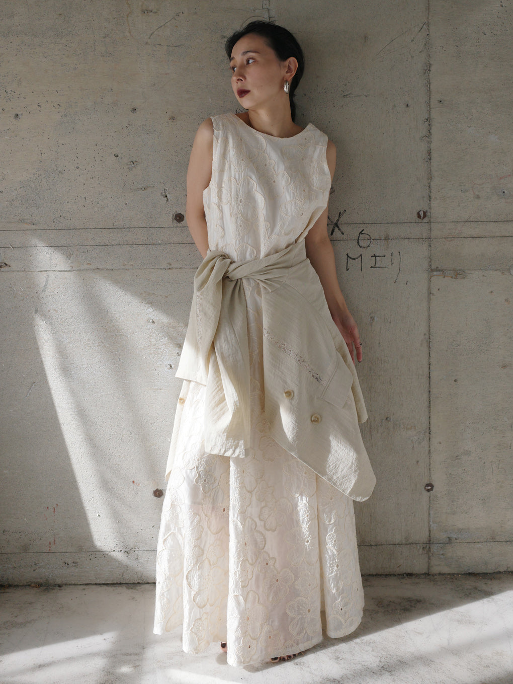 MEDI EMBROIDERY BACK LACE UP DRESS