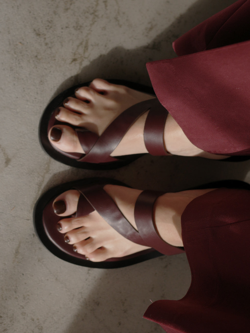 MEDI CROSS STRAP THONG SANDALS
