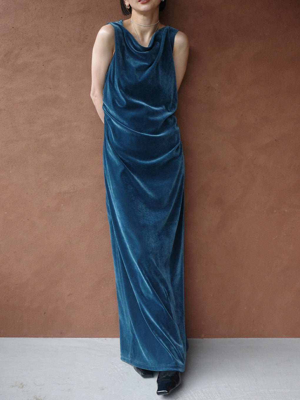DRAPE CURVE VELOUR DRESS