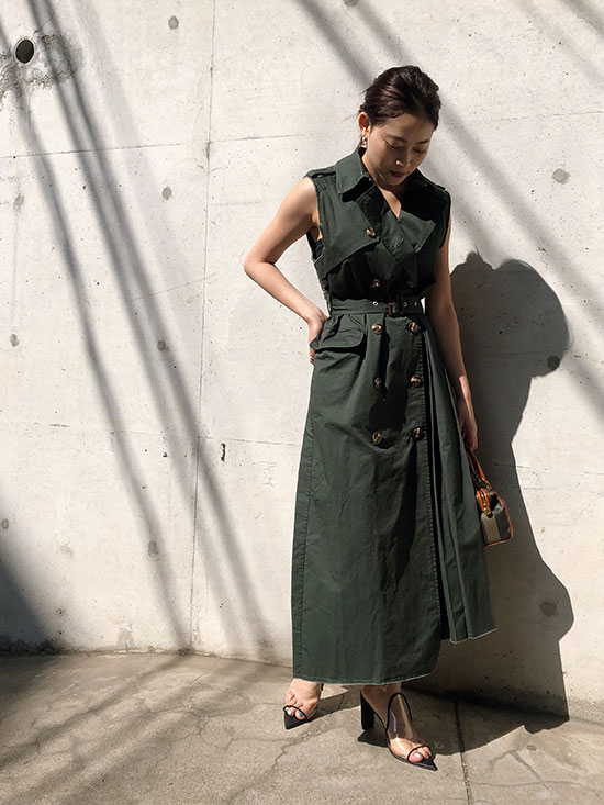 akane_CUT OFF TRENCH VEST
