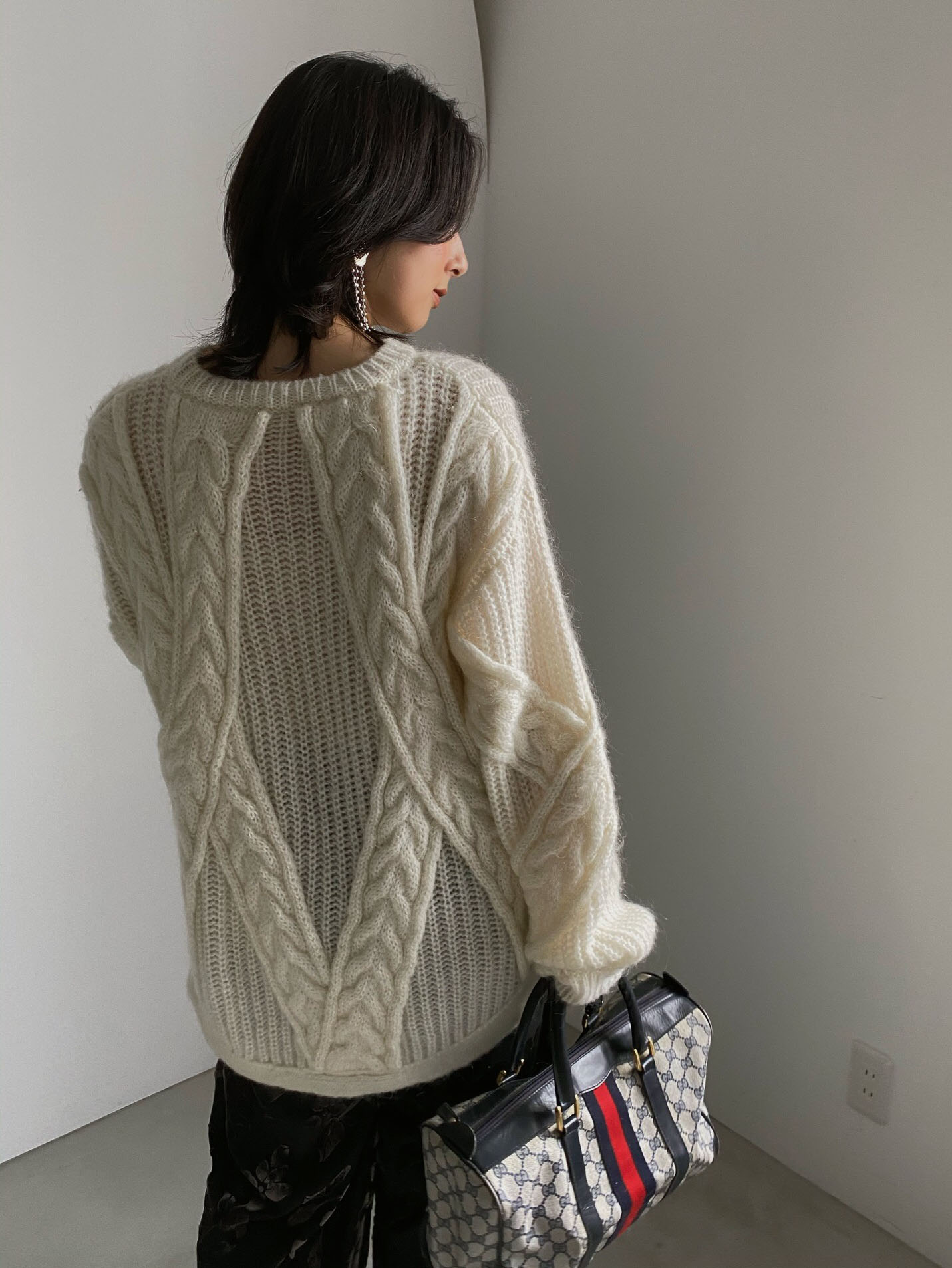 yu_BACK CABLE KNIT