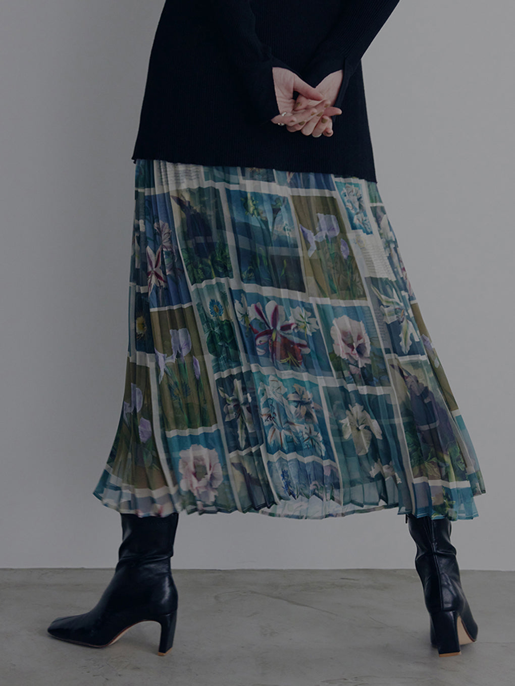 FLOWER PATCHWORK PLEATED SKIRT