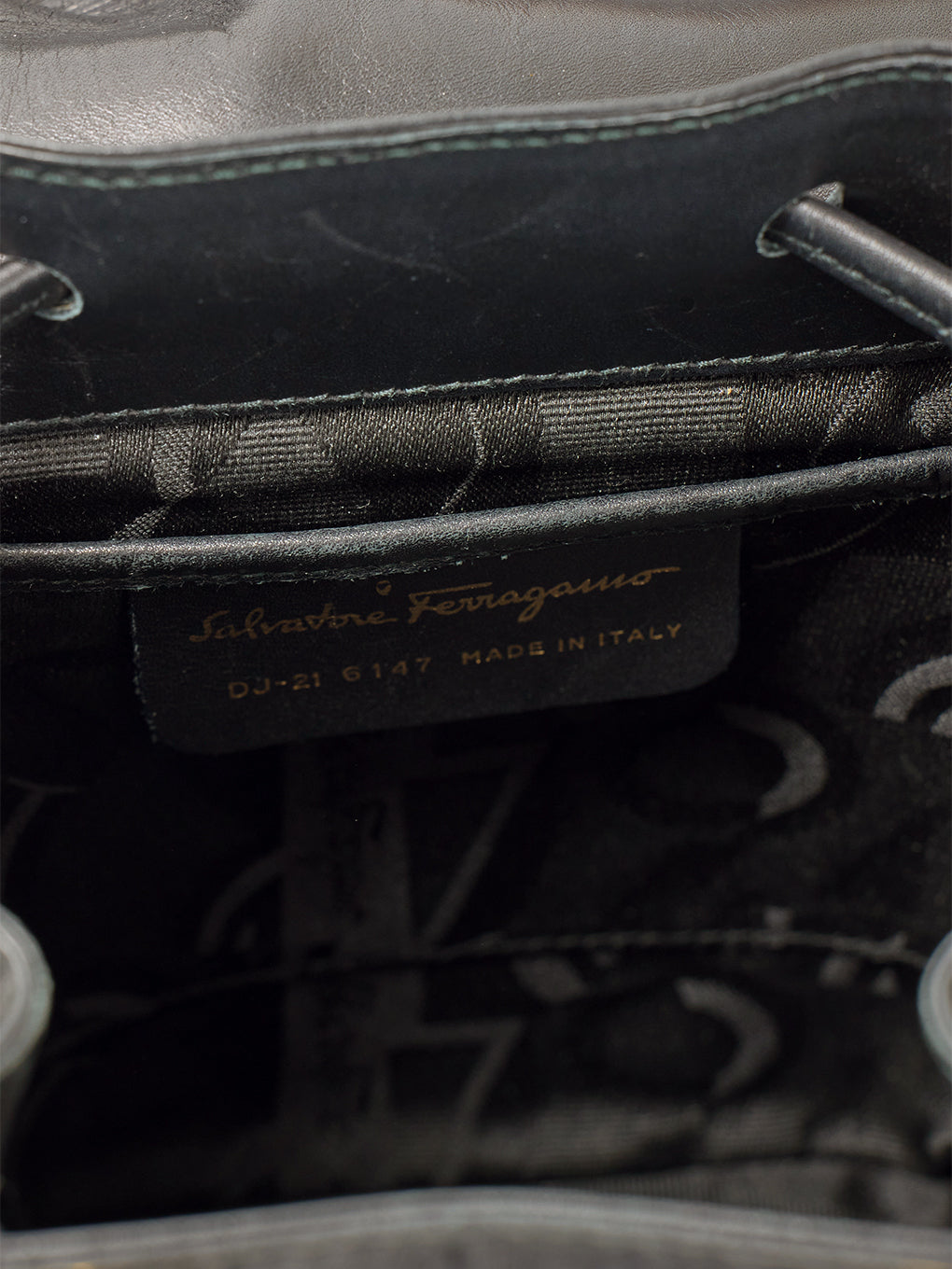 Ferragamo ガンチーニ金具リュックサック