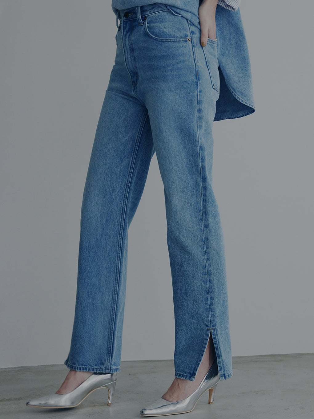 SLIM STRAIGHT DENIM PANTS