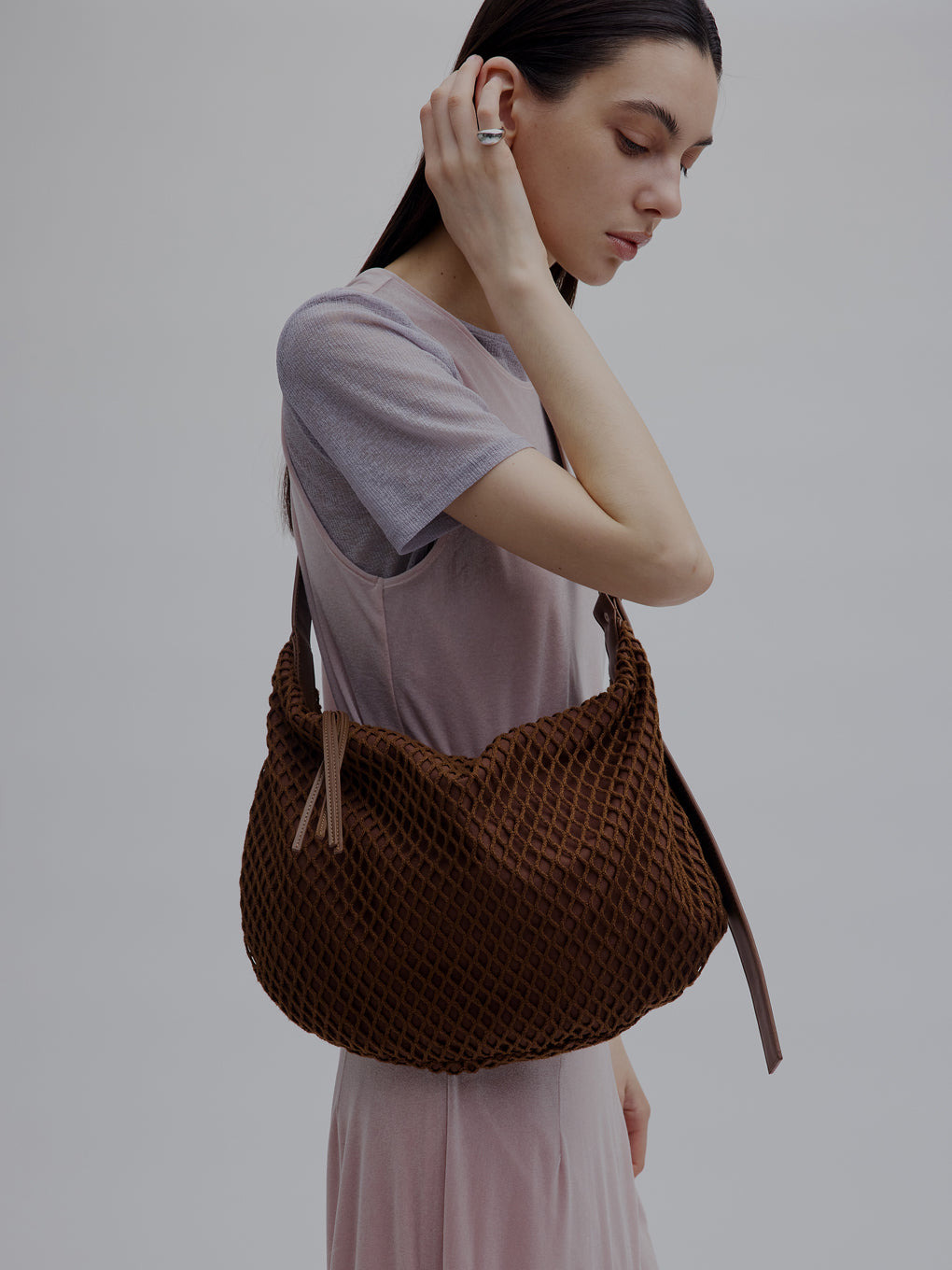 MEDI MESH ROUND SHOULDER BAG