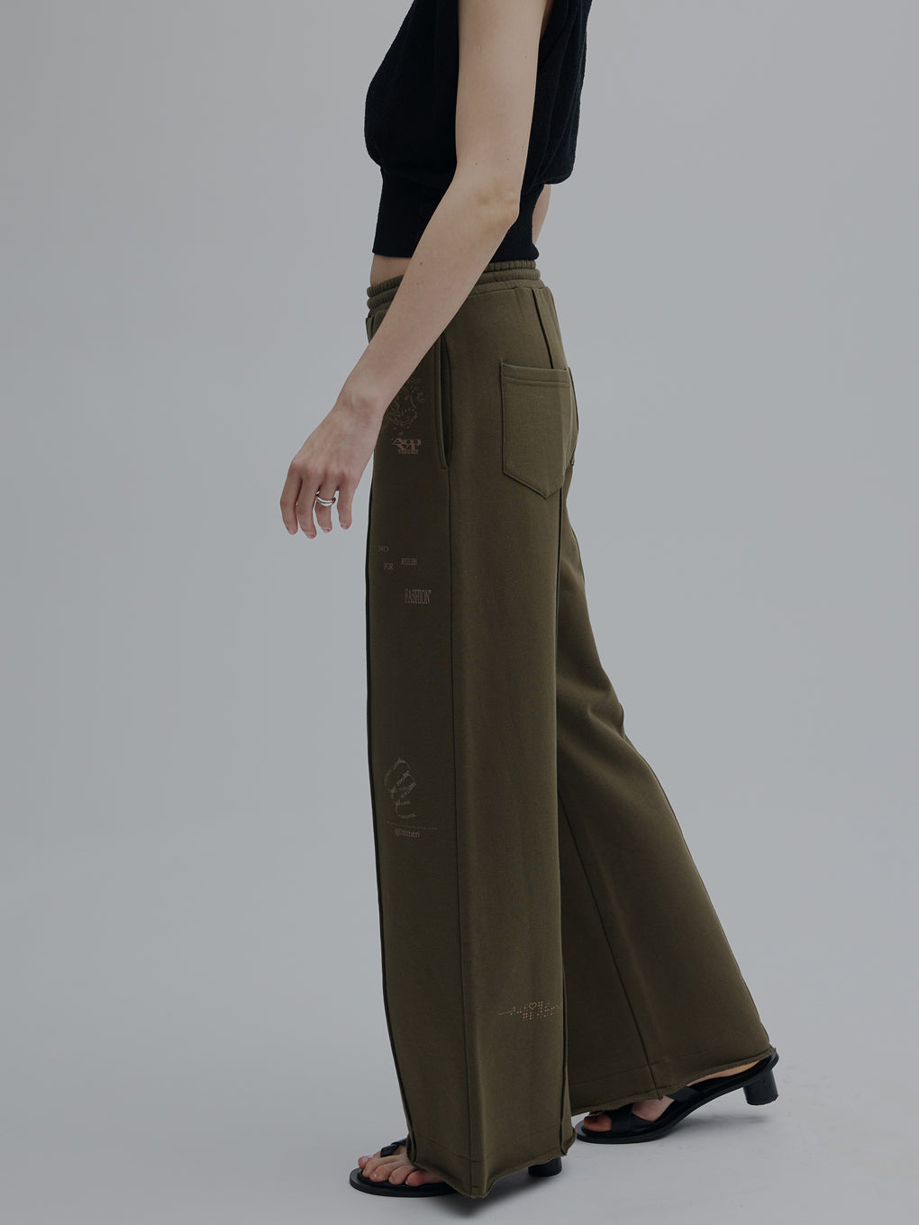 GRAPHIC ART SWEAT PANTS