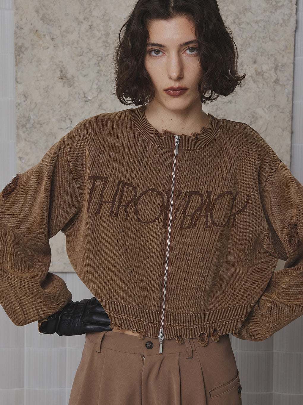 DAMAGE LOGO SHORT KNIT TOP