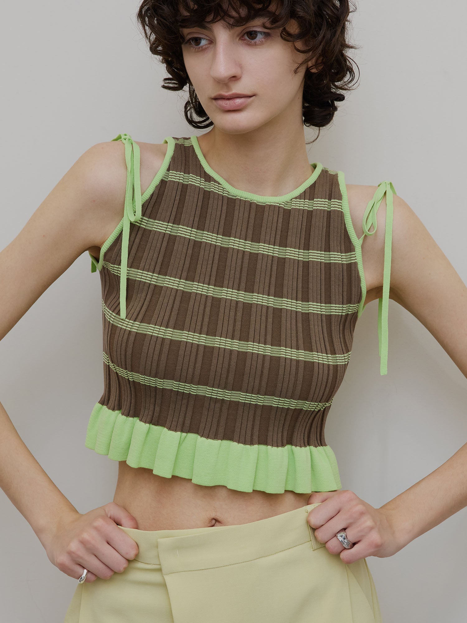 MEDI PURIPURI SHORT KNIT TOP