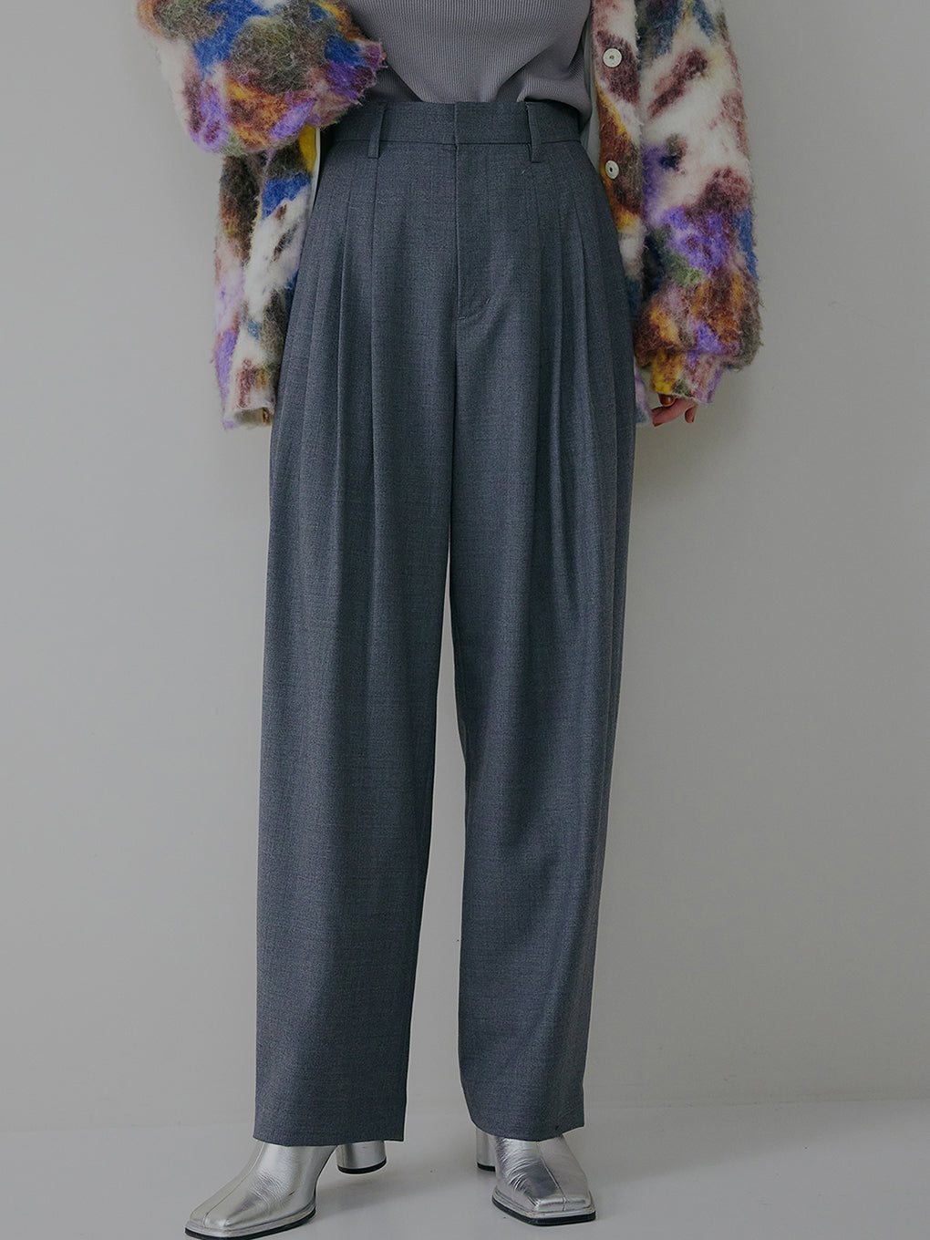 UND WOOL MULTI TUCK PANTS