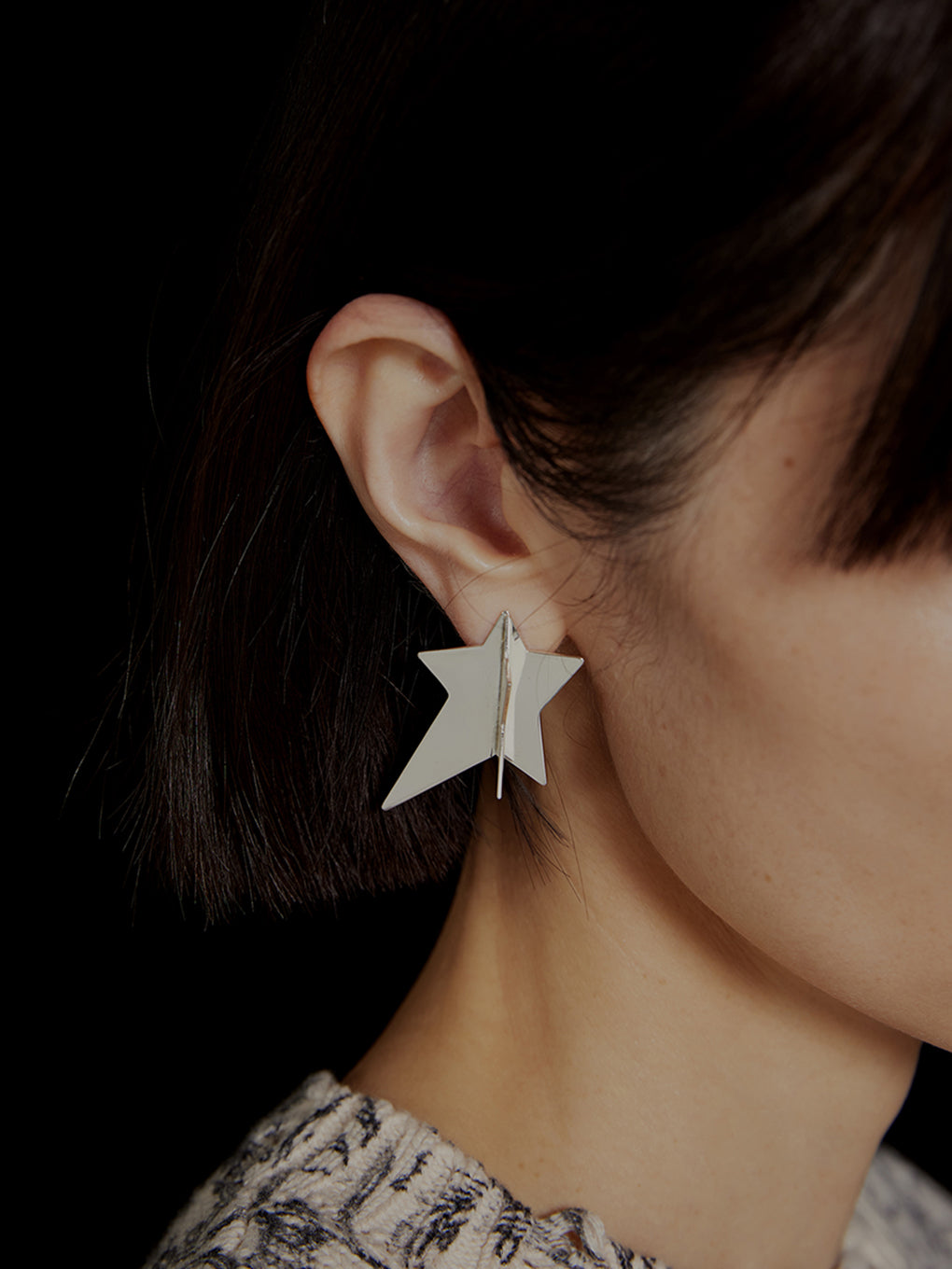 UND UNIQUE STAR MOTIF PIERCE