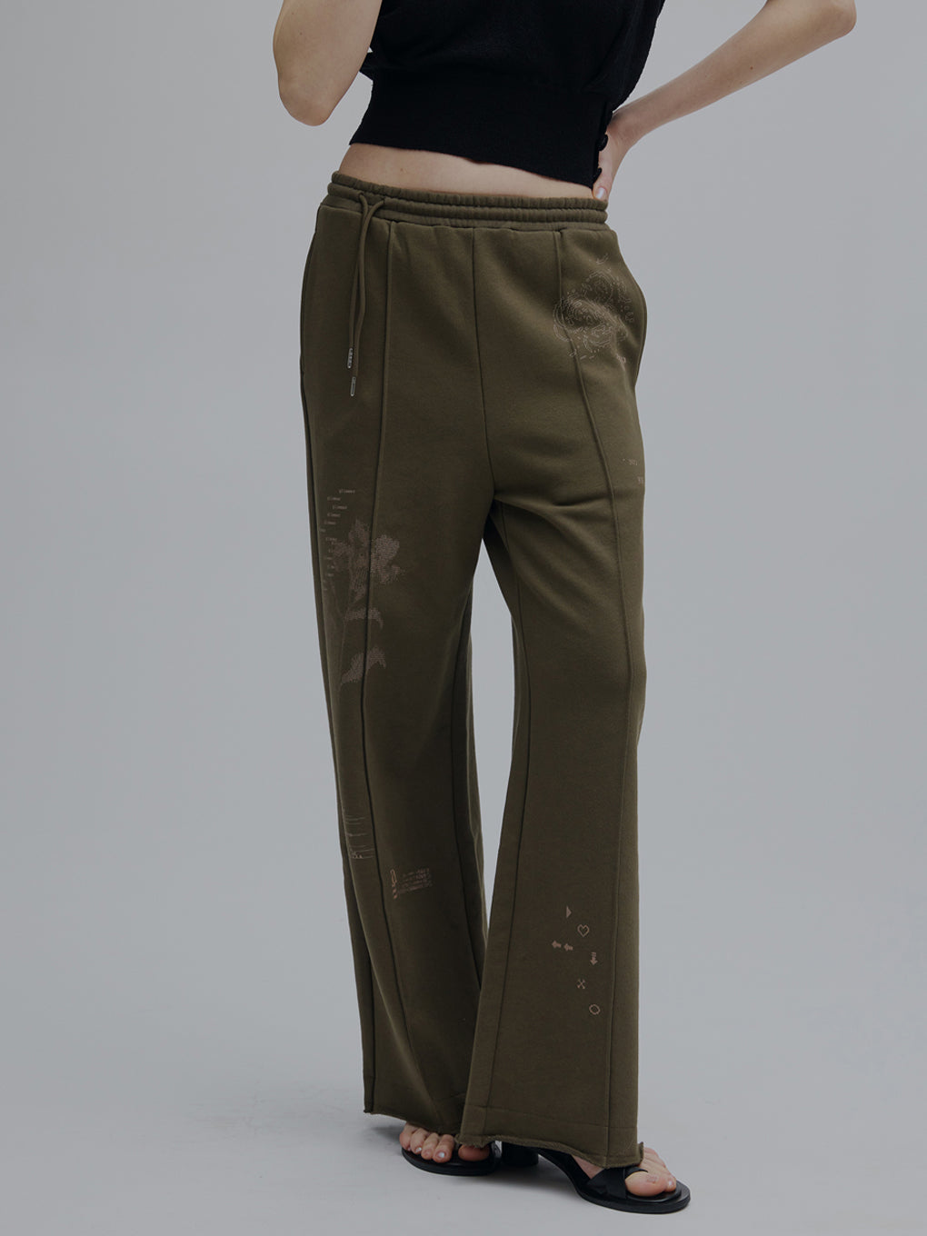 GRAPHIC ART SWEAT PANTS