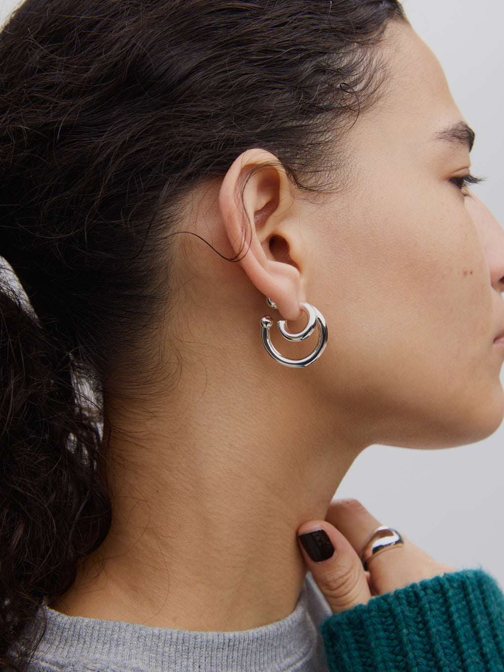 UND NICKEL FREE DOUBLE HOOP PIERCE