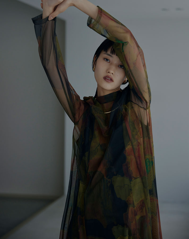 UND GYPSUM ART DRESS