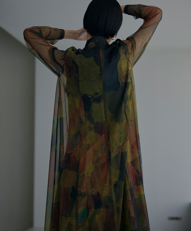 UND GYPSUM ART DRESS