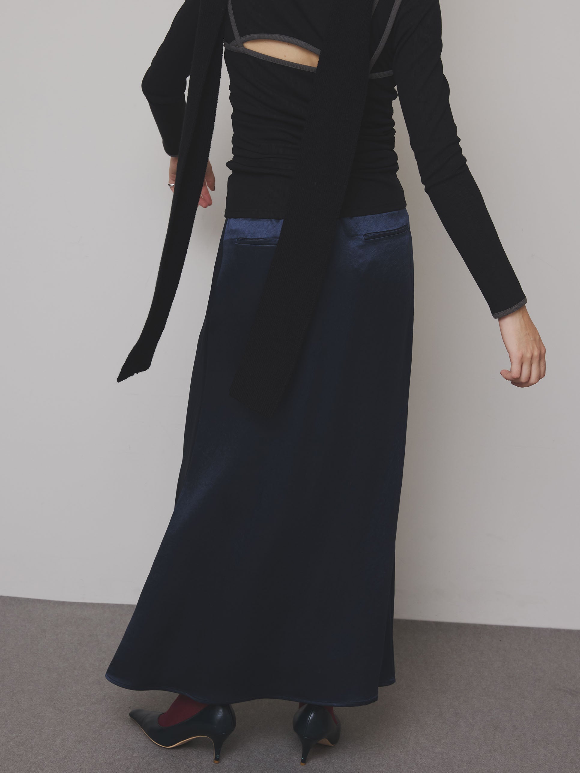 HEAVY SATIN ASYMMETRY TACK SKIRT