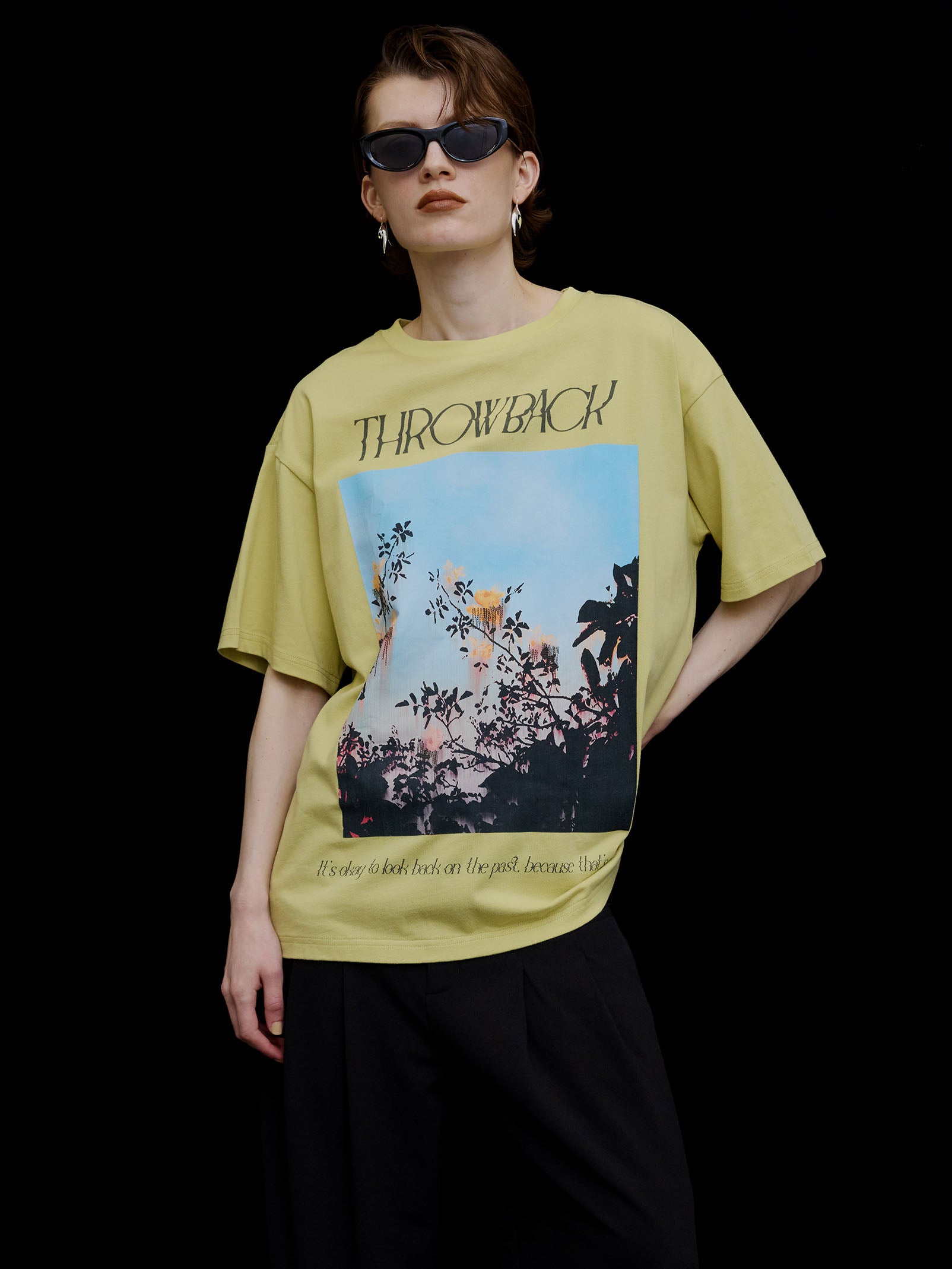 CLARA EMBROIDERY CONSEPT TEE