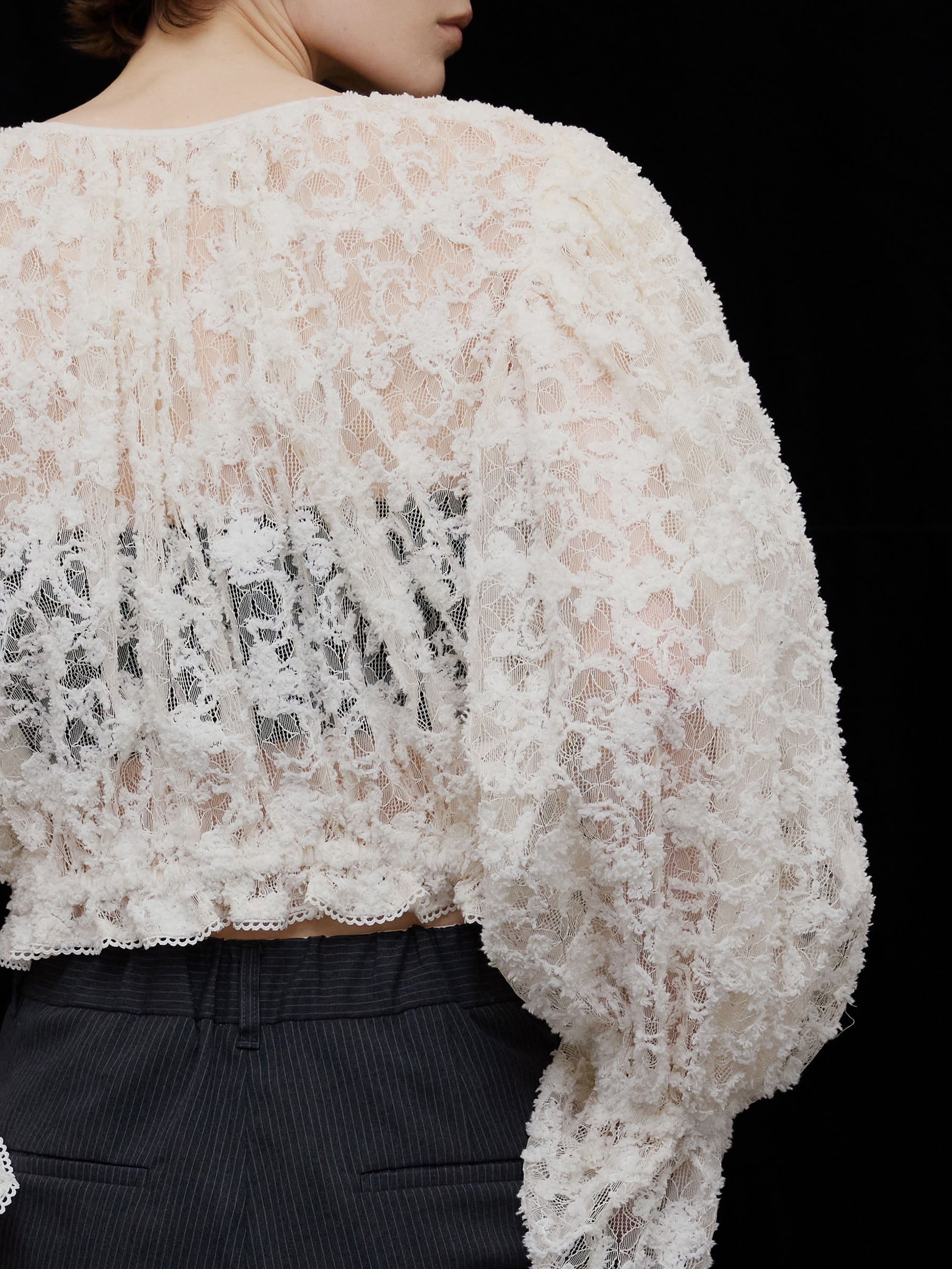 BRUSHED LACE VOLUME BLOUSE
