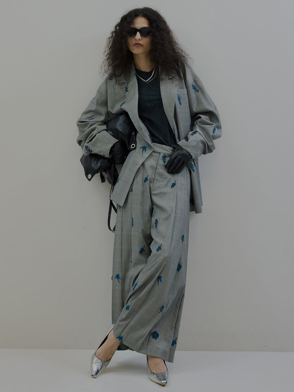 CHECK FLOWER PLEATS PANTS