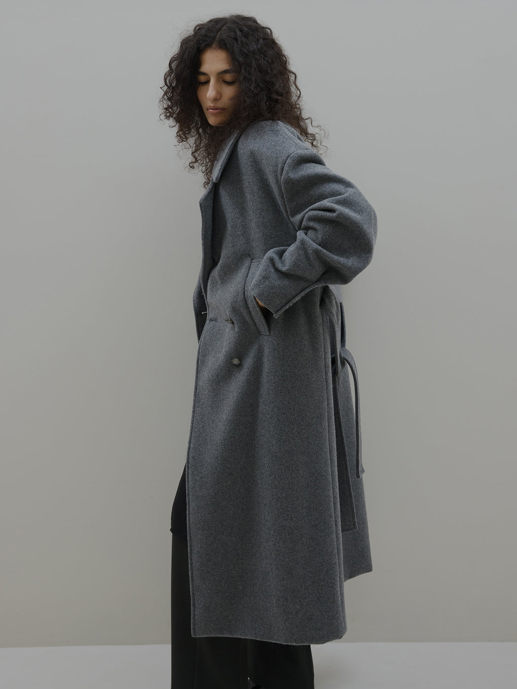 WIDE SHOULDER WOOL CHESTER COAT