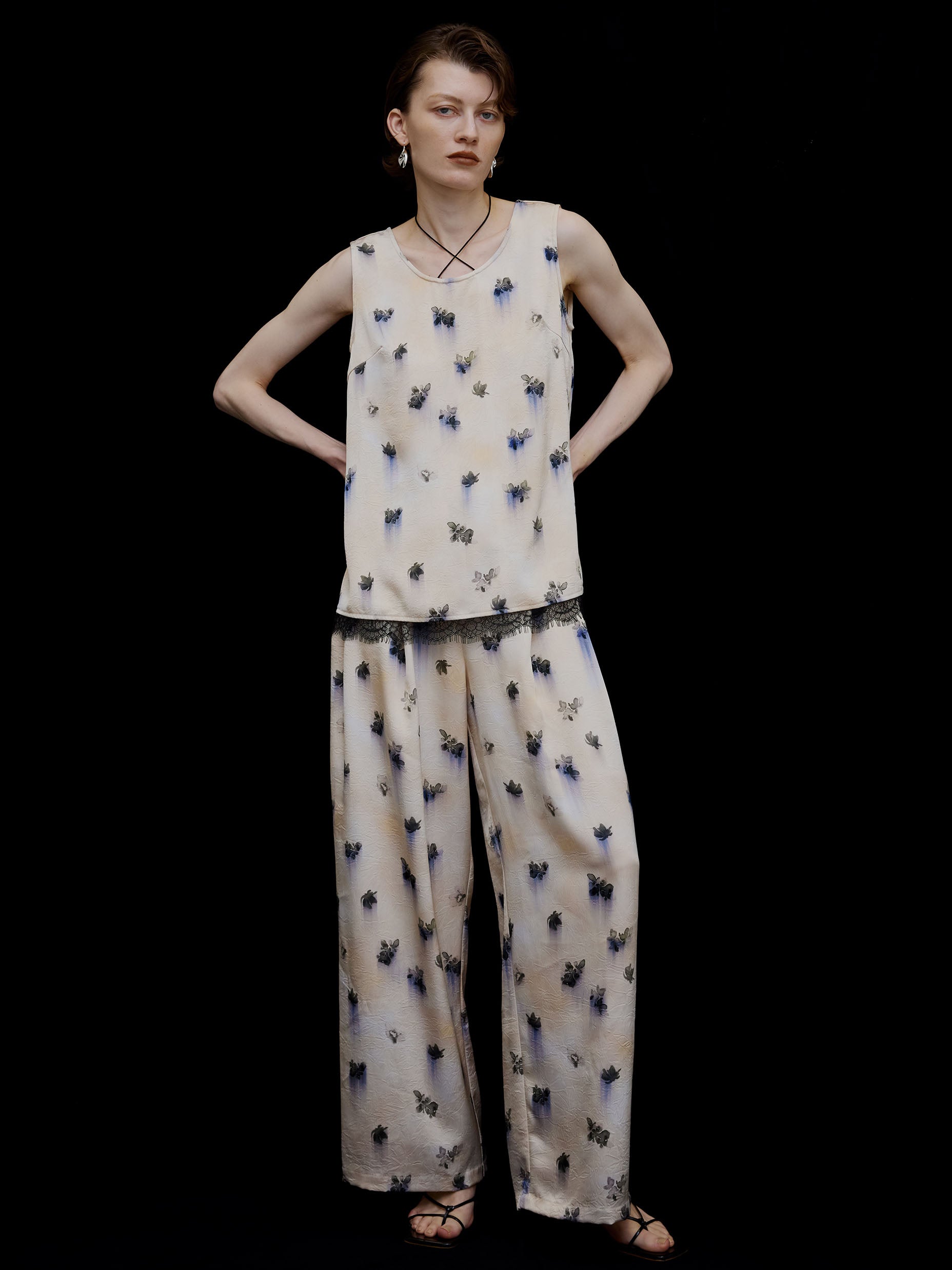 CLARA SATIN TUCK PANTS