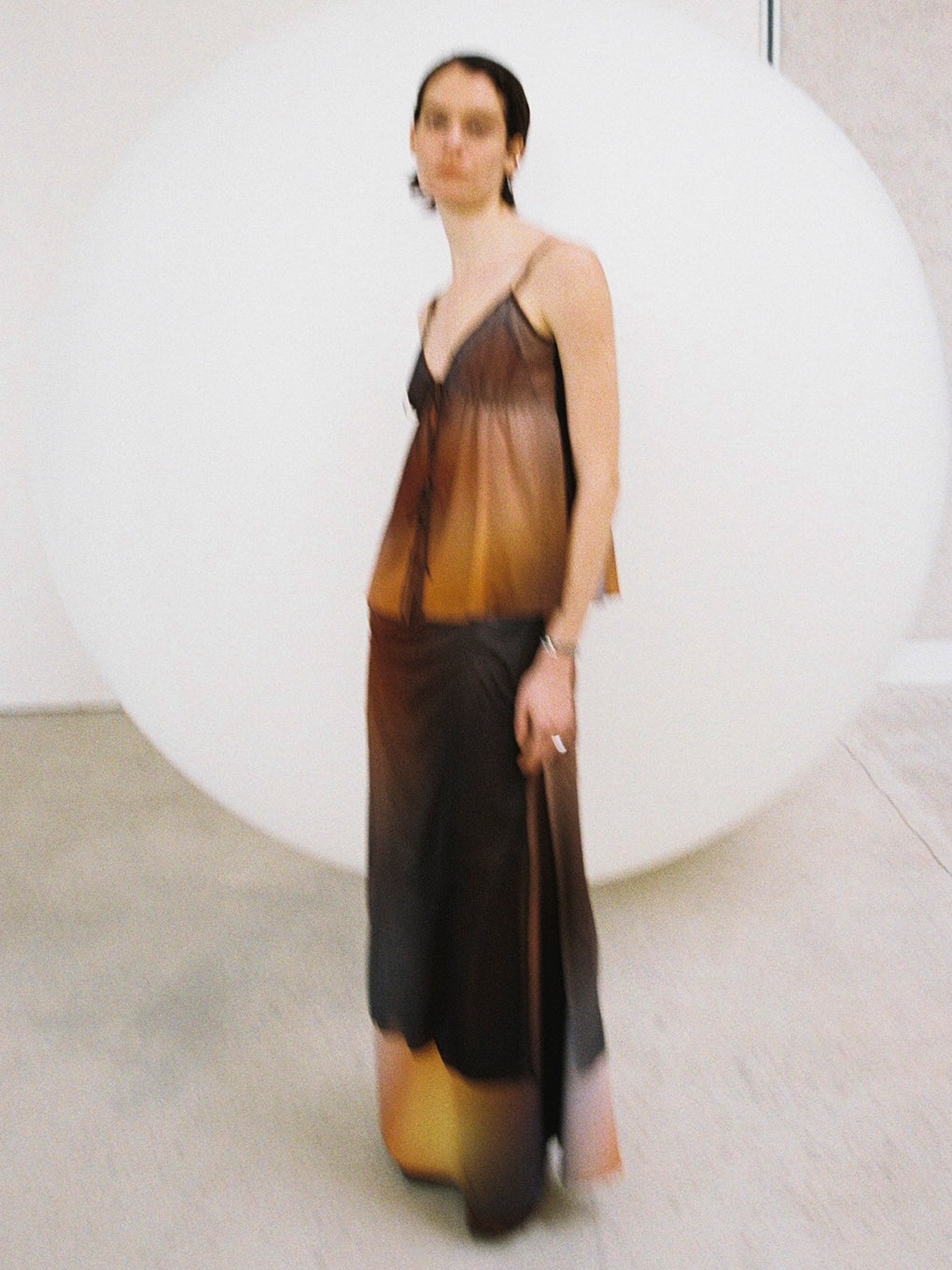MEDI GRADIENT SHEER SET TOP