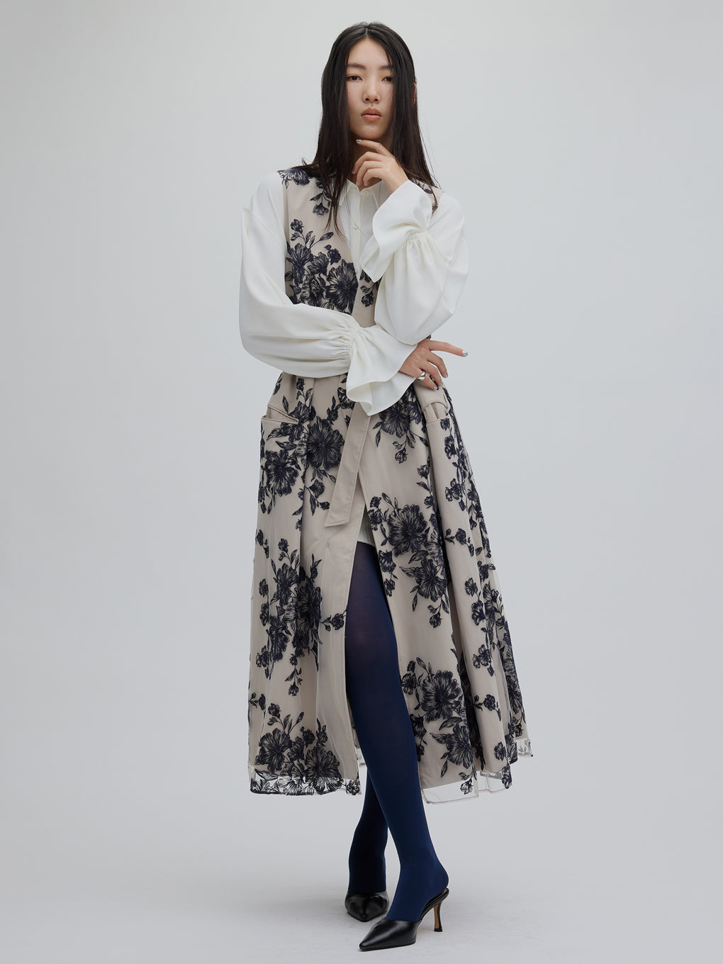 BACK HEART DESIGN OVER BLOUSE