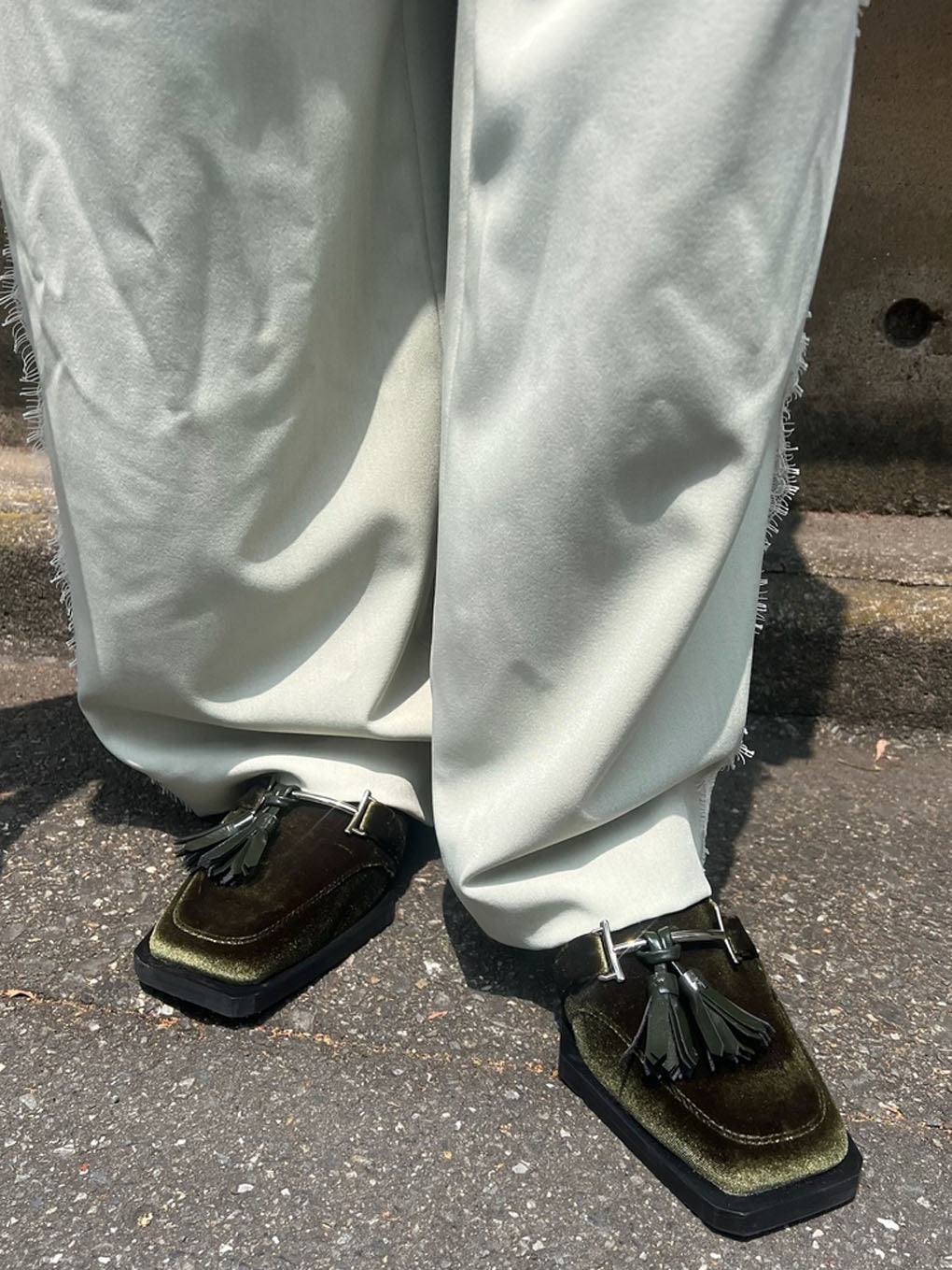 UND ANGULAR SOLE TASSEL LOAFER