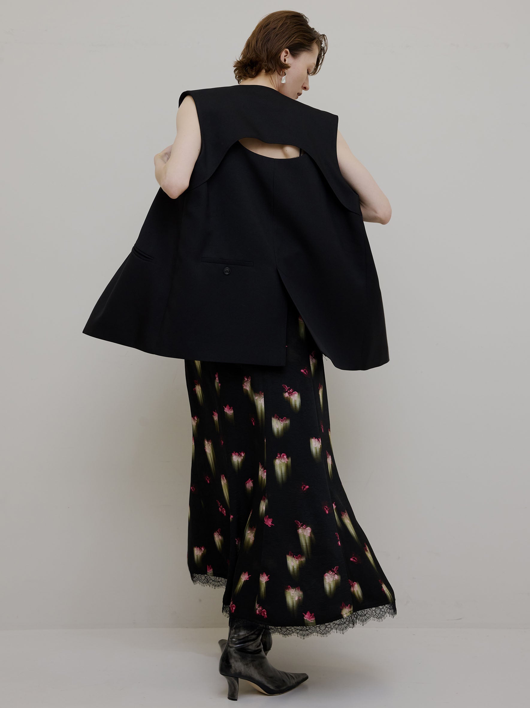 DOUBLE LAYER LIKE CURVE VEST