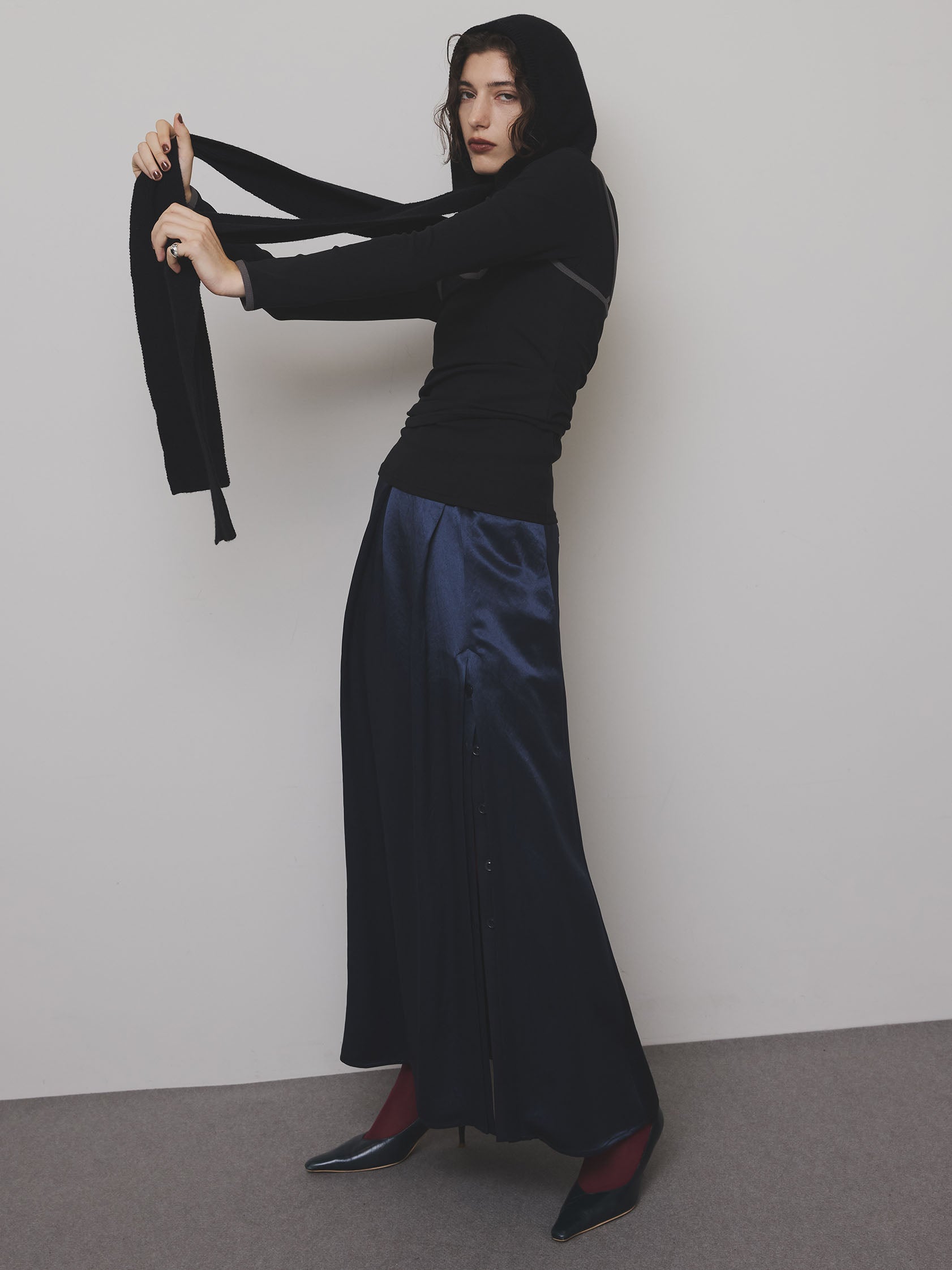 HEAVY SATIN ASYMMETRY TACK SKIRT